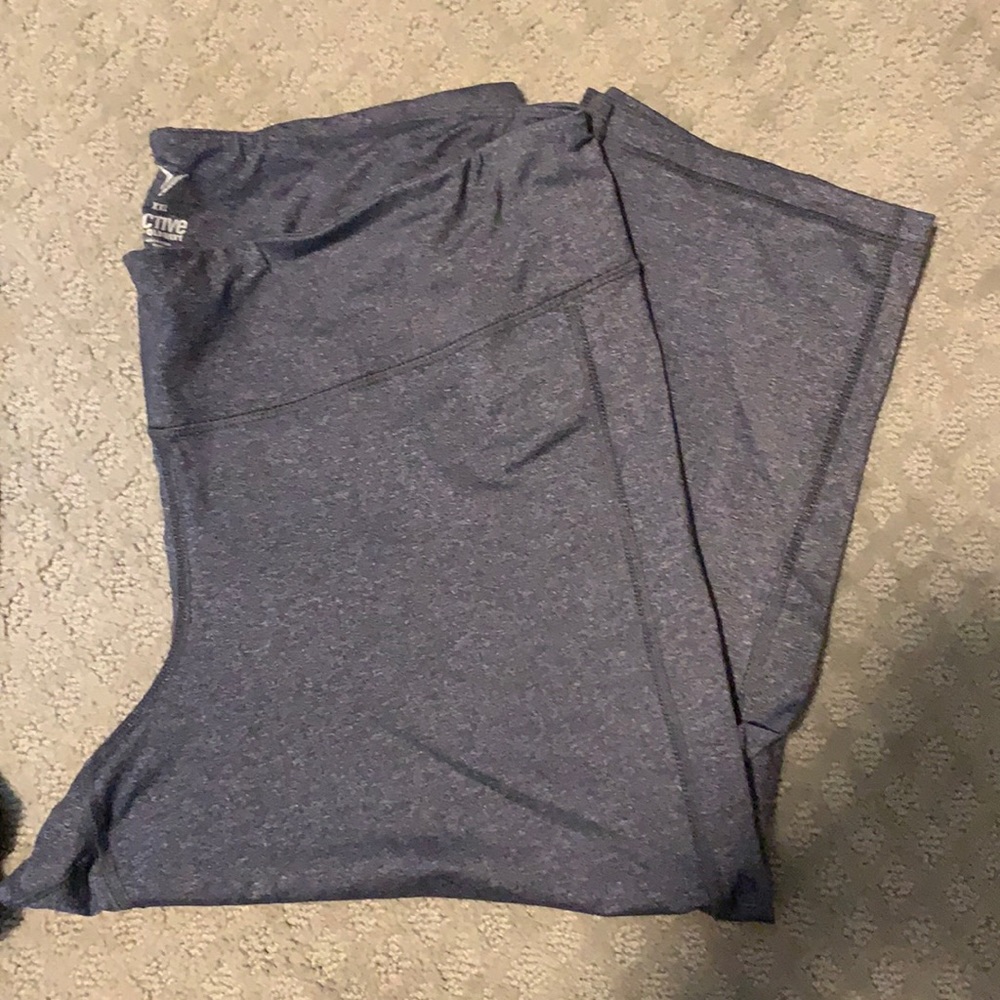 Old Navy Gray Capri Leggings